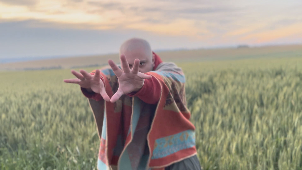 EDWIN DE PAULA LANÇA VIDEOCLIPE DE “TEMPESTADE SOLAR”