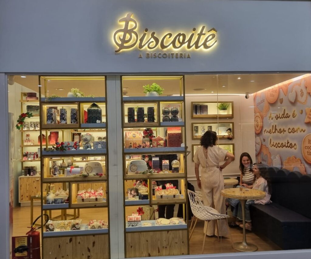 Biscoitê comemora 1 ano em Maringá