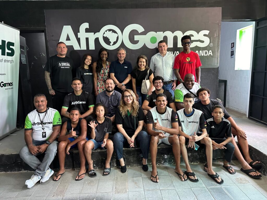Anatel visita Projeto Antenar na Maré e IHS Towers Renova Parceria Social com AfroReggae até janeiro de 2025