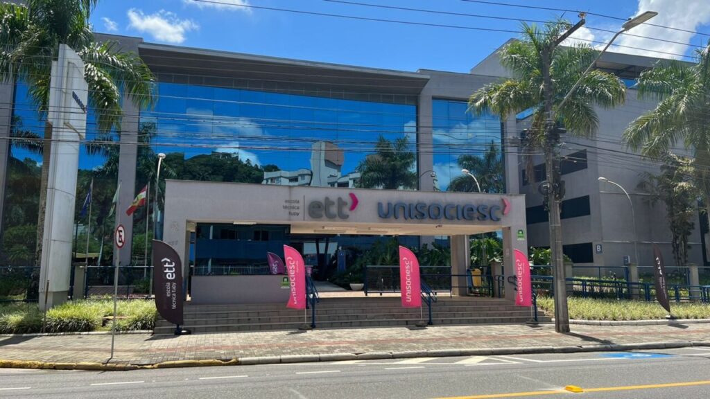 Técnicos ganham 32% a mais do que profissionais com ensino médio