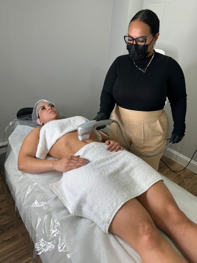 Resultados Incríveis com Ultraformer na Clínica Vanessa Veiga Esthetics: Diga Adeus à Gordura Localizada e Flacidez