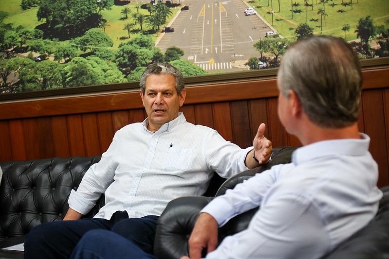 Em encontro com Ulisses Maia, Silvio Barros propõe transição imediata