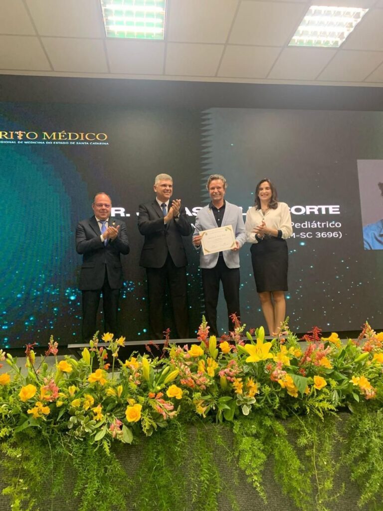 Profissional de Joinville é homenageado com o Prêmio Mérito Médico pelo Conselho Regional de Medicina de SC