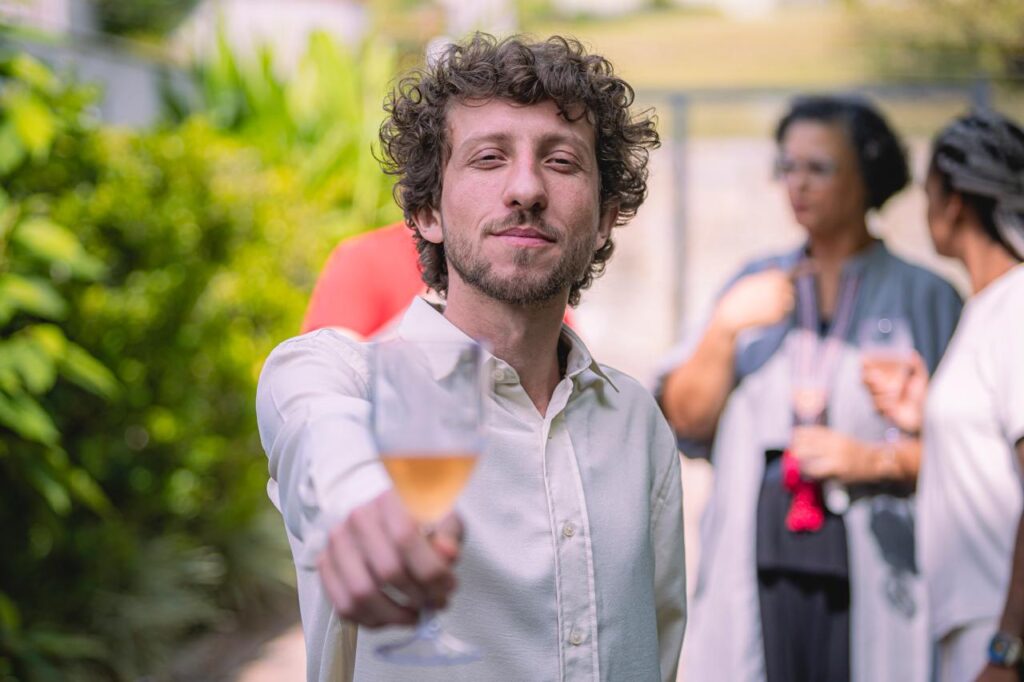 ARTISTA VISUAL SMEKATZ ESTREOU EXPOSIÇÃO INDIVIDUAL “CAMPO DE FORÇAS: CORPO, LINHA E MANCHA” EM JOINVILLE