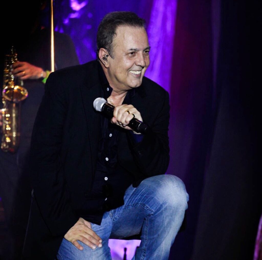 José Augusto celebra 50 anos de carreira com show emocionante no Ginásio Mangueirinho, em Belém