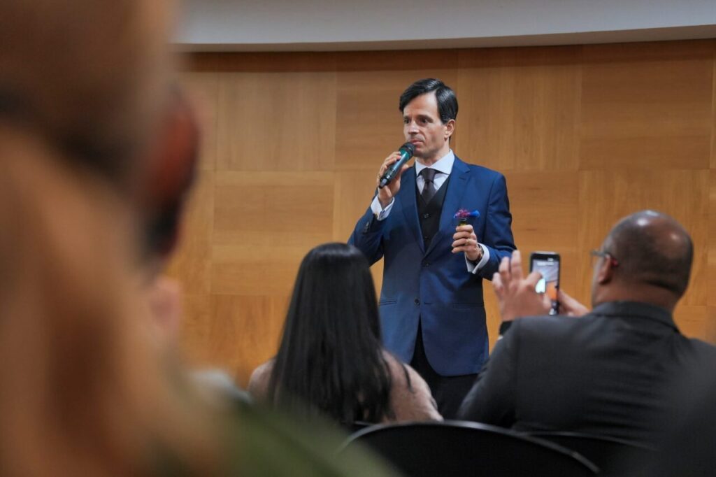 Dr. Victor Lugli ministra masterclass sobre influência estratégica na FGV em São Paulo