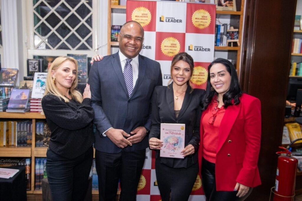João Costa marca presença no lançamento do livro "Transforme Dor em Felicidade", de Elisa Ponte