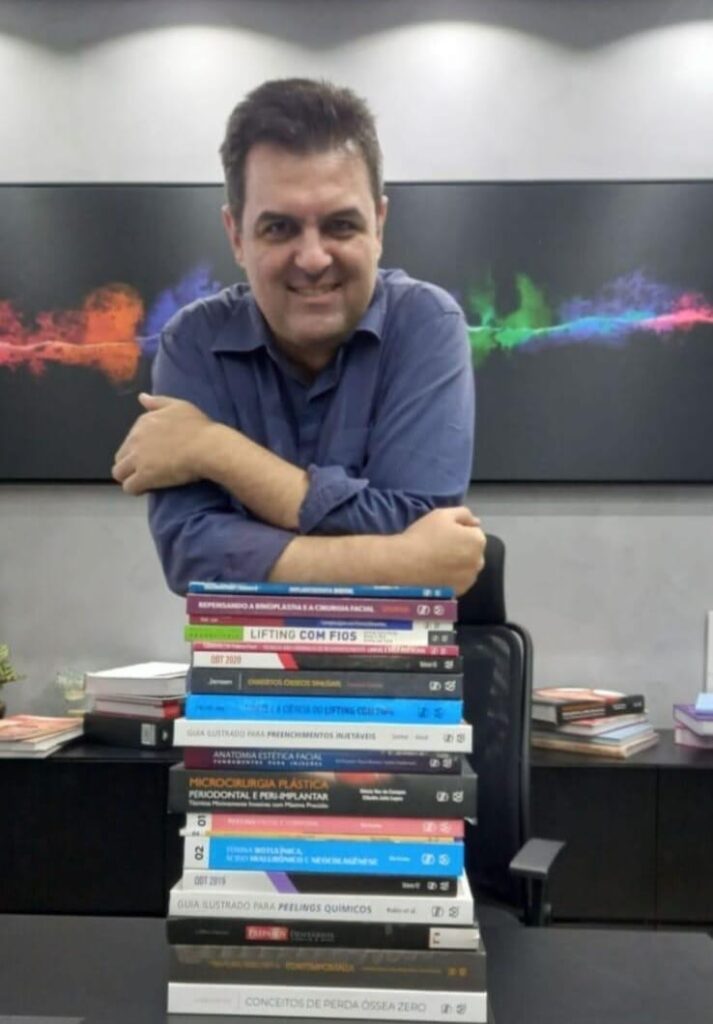 Professor catarinense radicado nos Estados Unidos recebe Menção Honrosa da Academia Catarinense de Odontologia
