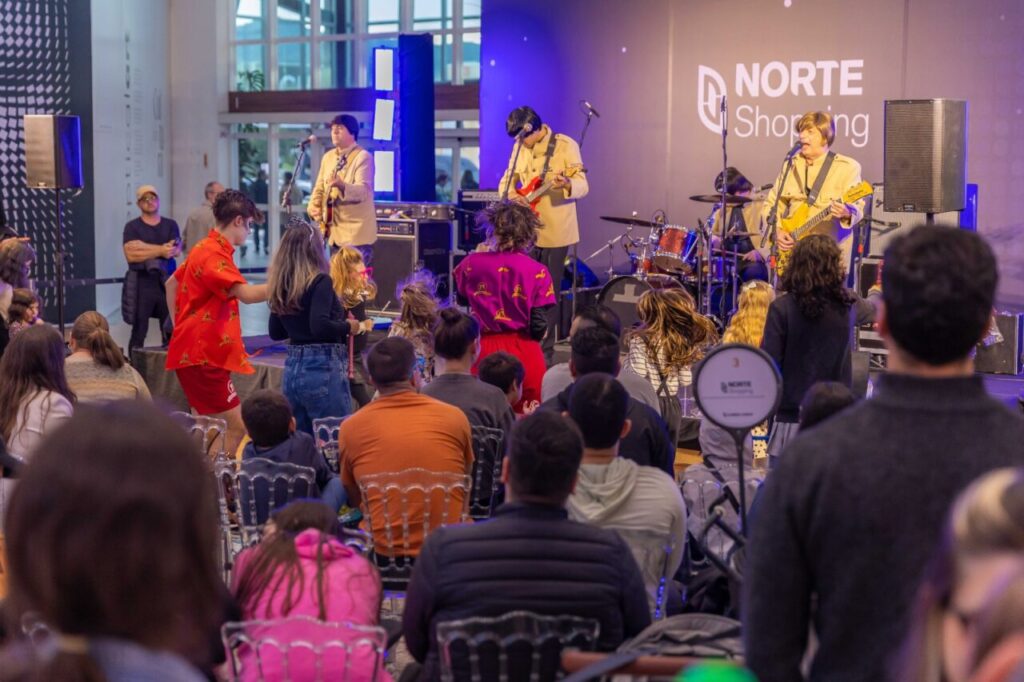 Turnê Beatles For Kids chega ao Balneário Shopping com performances gratuitas