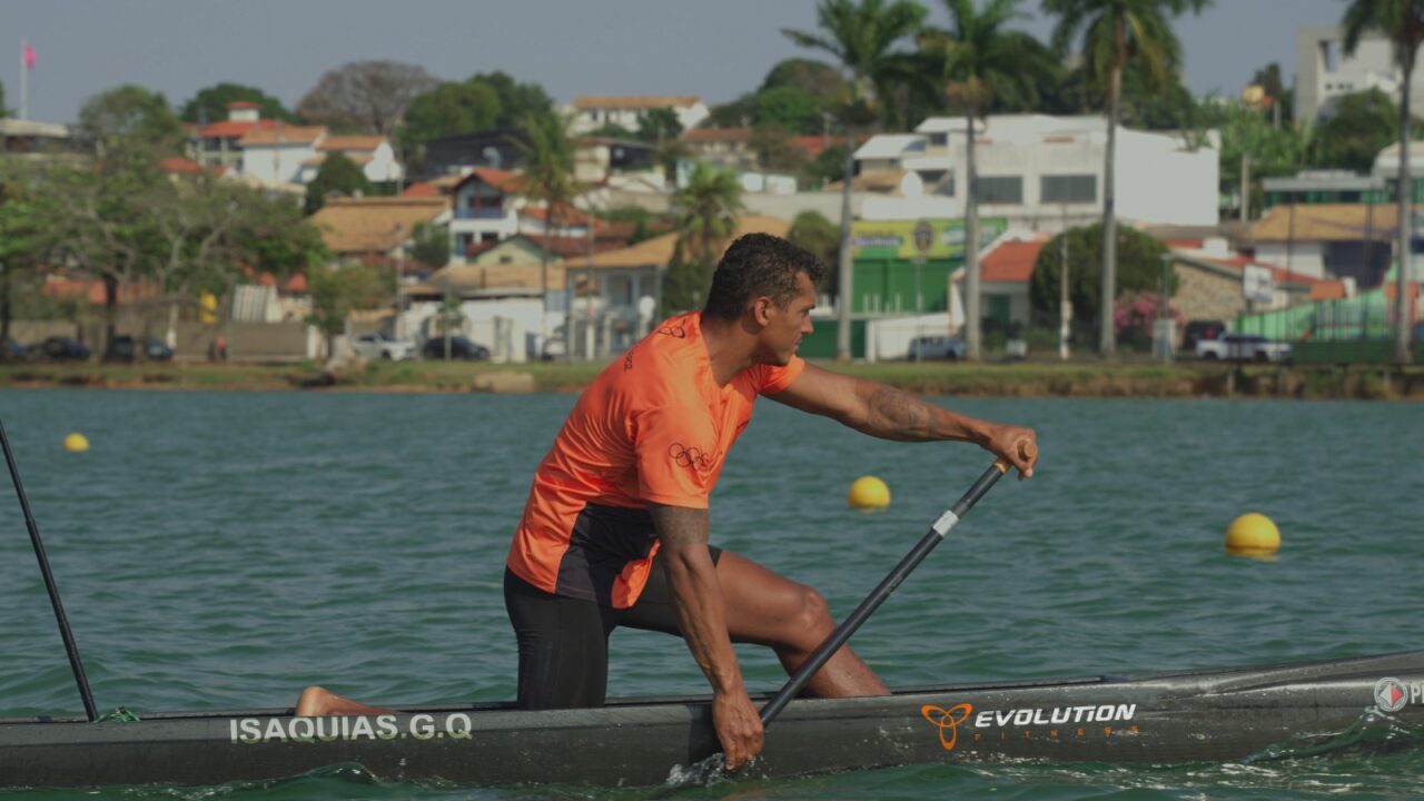 Medalhista olímpico Isaquias Queiroz estará em Joinville para inauguração de showroom fitness