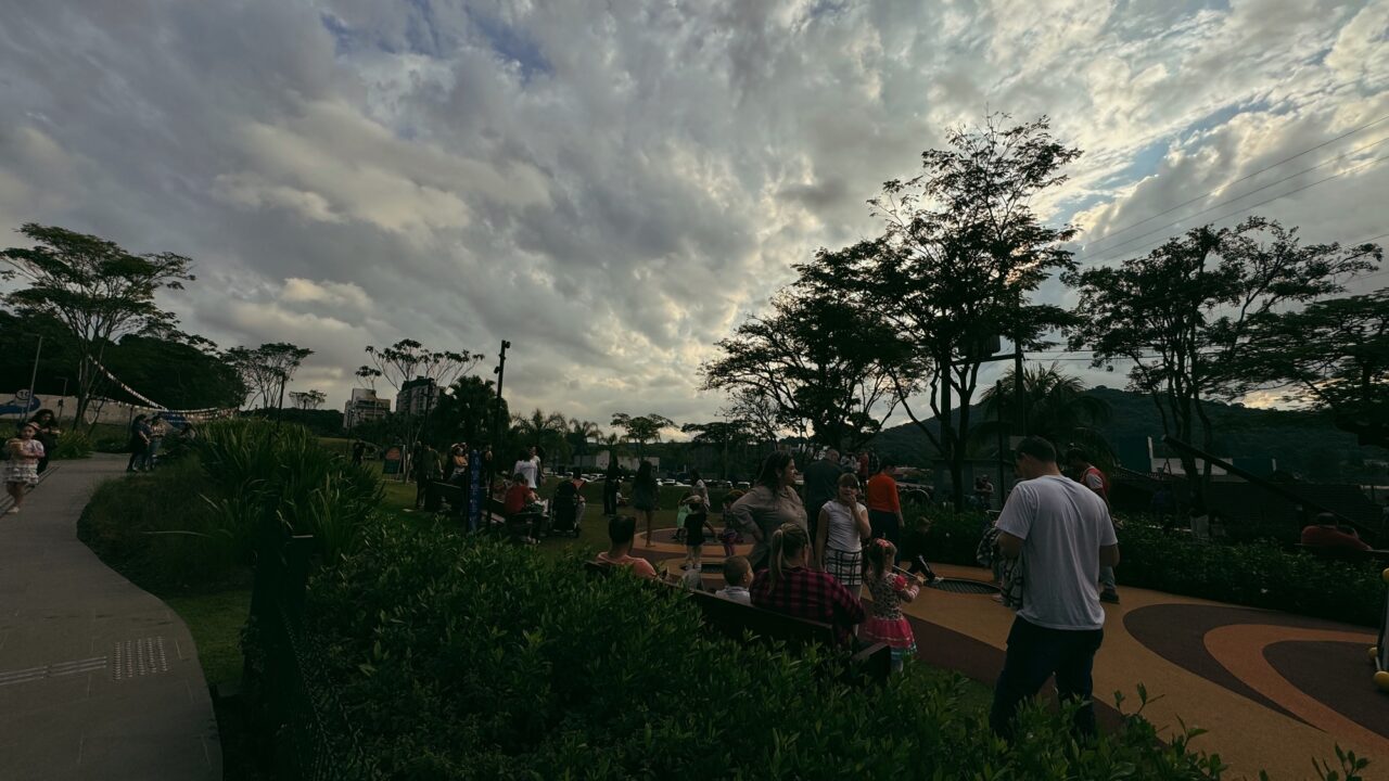 Programação de final de semana na Praça Cidade das Águas tem transmissão de jogo do Brasil, feira junina e até aulão de crossfit