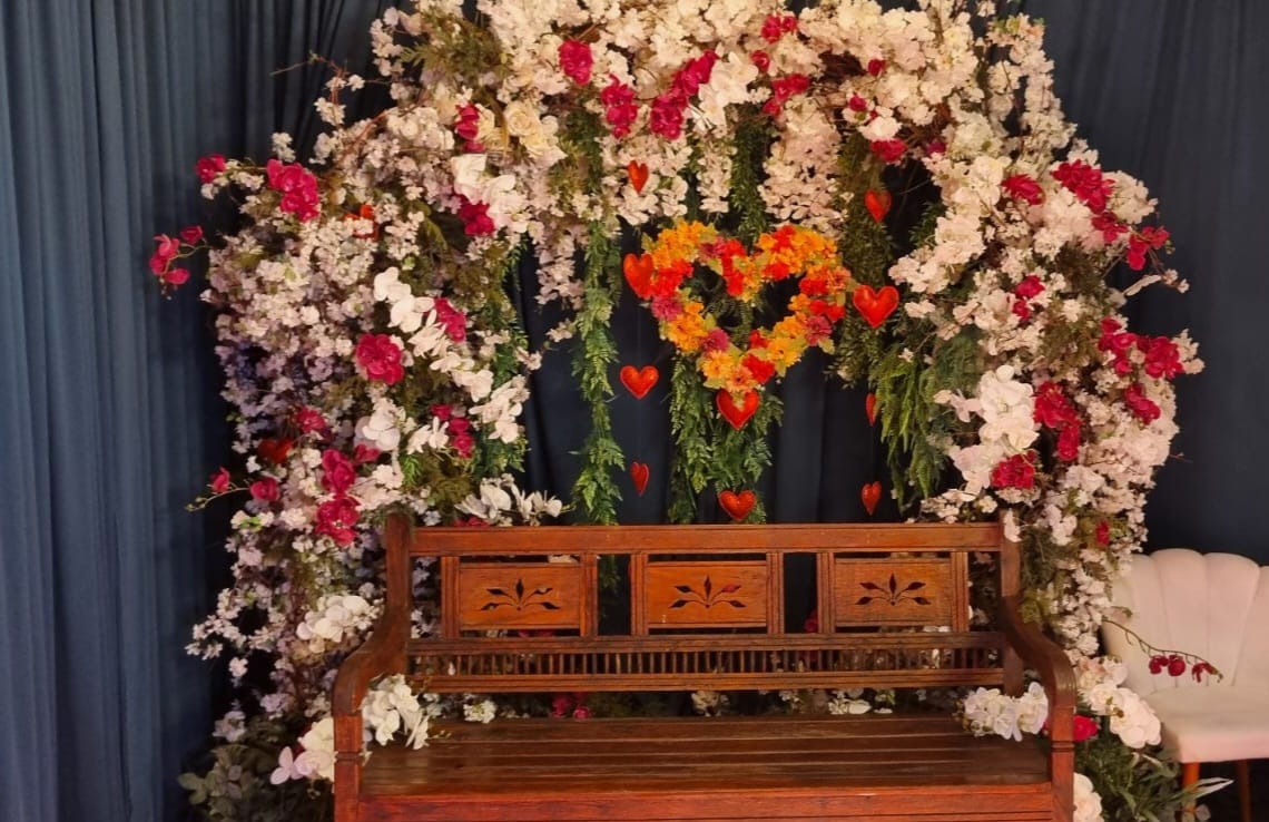 A noite mais romântica do ano ganhou um cenário perfeito na tradicional Casa do Capitão, em Joinville.