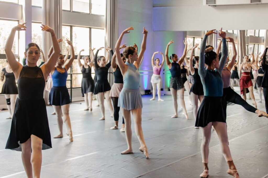 JOINVILLE DANCE CAMP CELEBRA 10 ANOS AÇÕES GRATUITAS PARA A COMUNIDADE