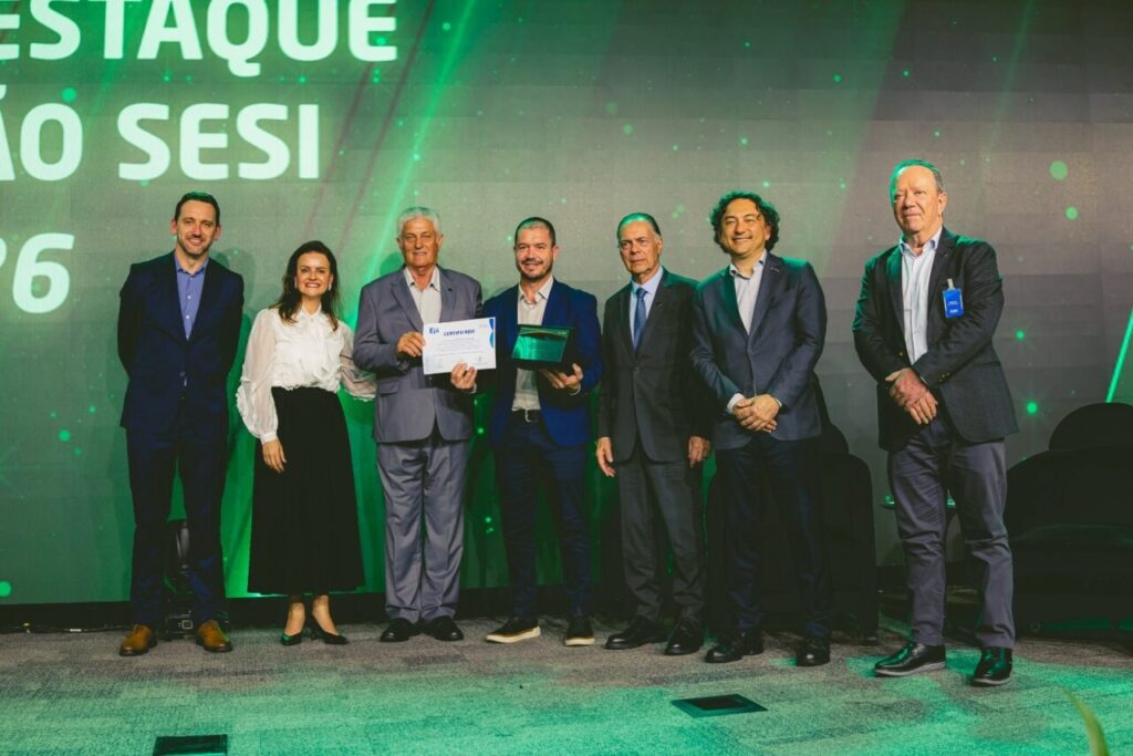 Araquari lidera ranking de concluintes da EJA do SESI SC no segmento de prefeituras
