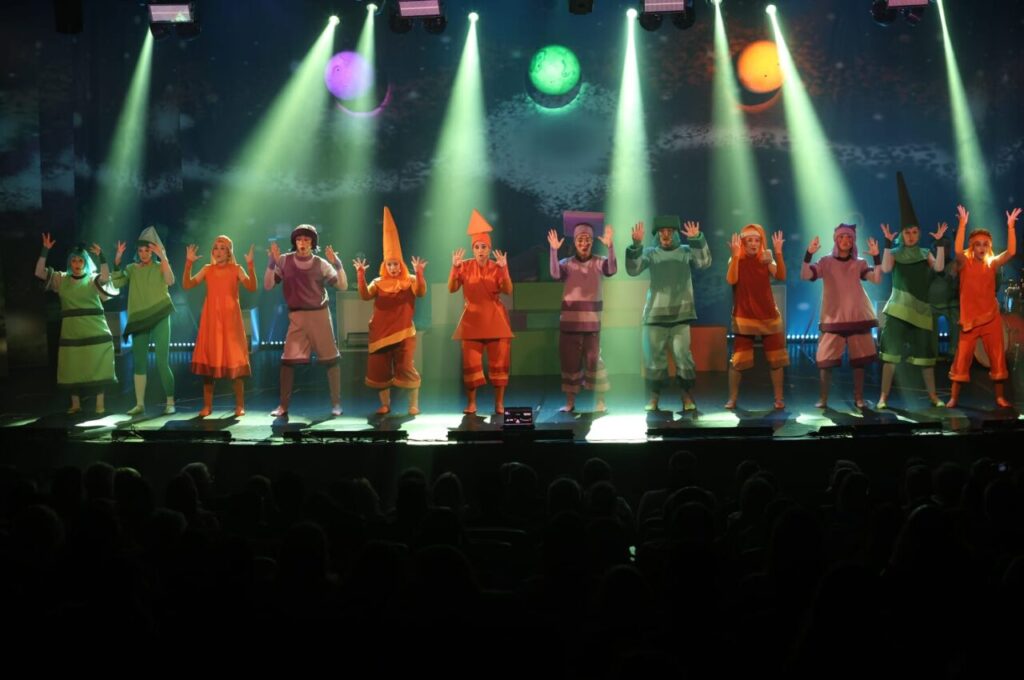 Musical infantil “Num mundo novo...” terá apresentações em quatro cidades